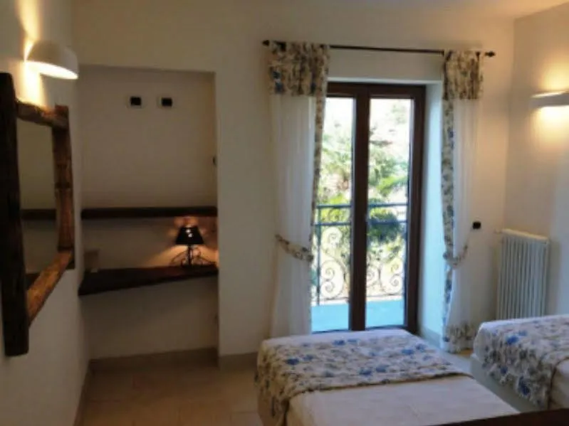 Hotel Crotto Regina Gravedona 3*,  Italia
